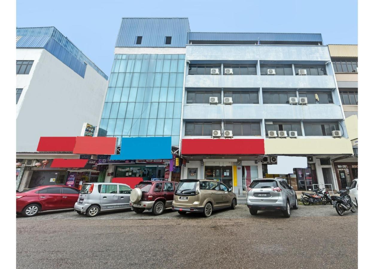 Oyo 90544 M&H Hotel Pengerang Kültér fotó